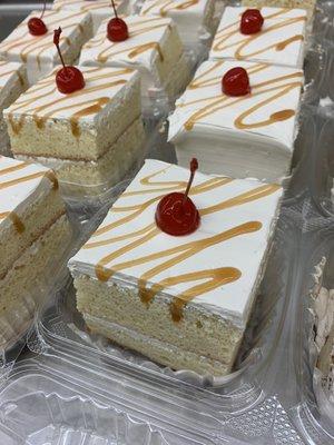 Rebanadas de Tres Leches