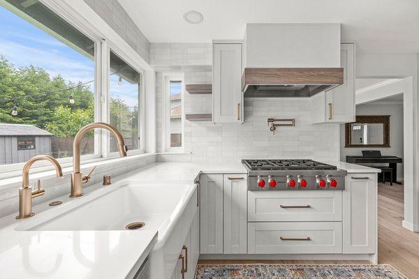 Kirkland, WA | Modern kitchen remodel by DHC - features sleek and high end cooking area