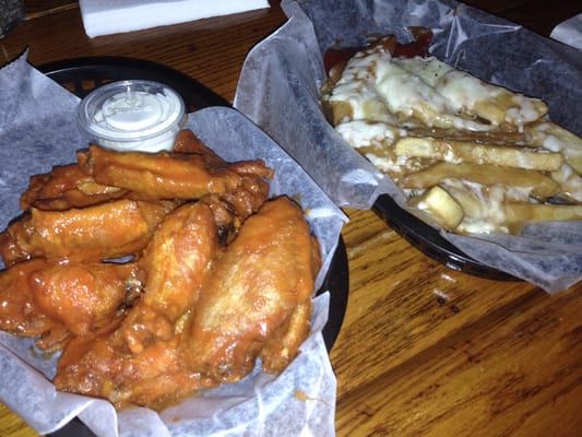 Buffalo wings& disco fries.