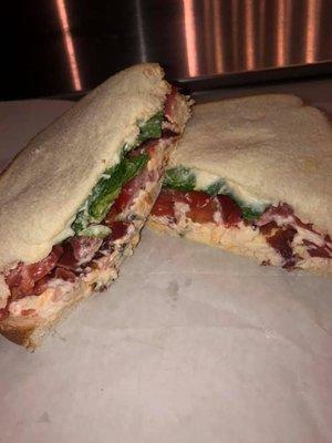 BLTP(Bacon, Lettuce, Tomato and Pimento Cheese)