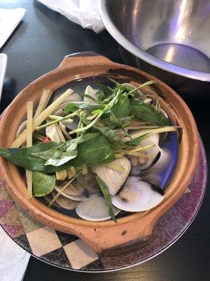 Clam with lemongrass