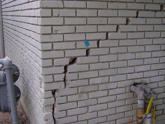 Crack brick