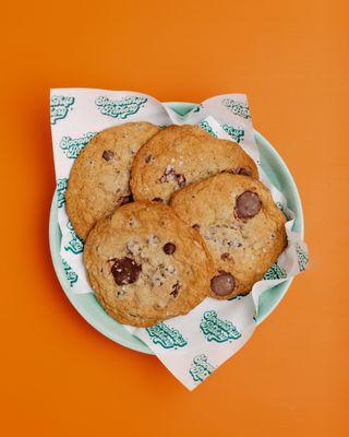 Gluten free salted chocolate chip cookies