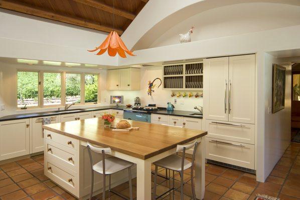 Kitchen & Wood Island