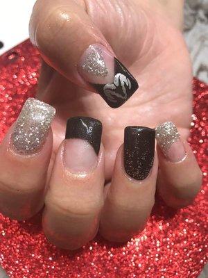 Nails by Bernie  So-Gel  307-250-8315