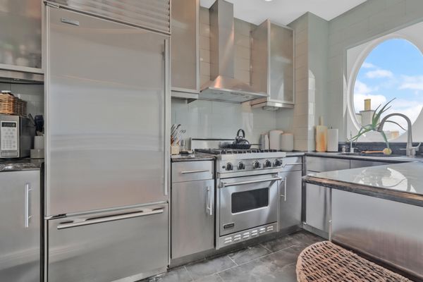 Like to cook with a view? Buy this Condo Today!