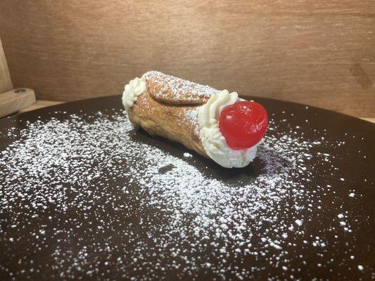 Traditional Cannoli