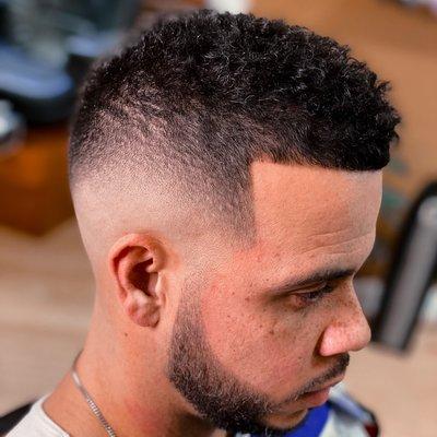 Mid Bald Fade w/line design, Beard Trim & Sponge Finish
-Deionne | Master Barber aka Fade Specialist