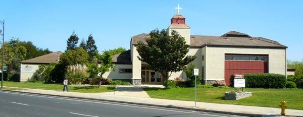 Main entrance to Grace Church.  Parking area is off Kettmann.