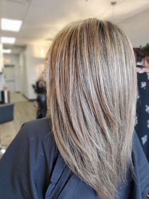 @angiecauleyhair  Partial Foil  Glaze Cutting & Styling