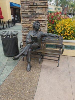 Mark Twain Statue