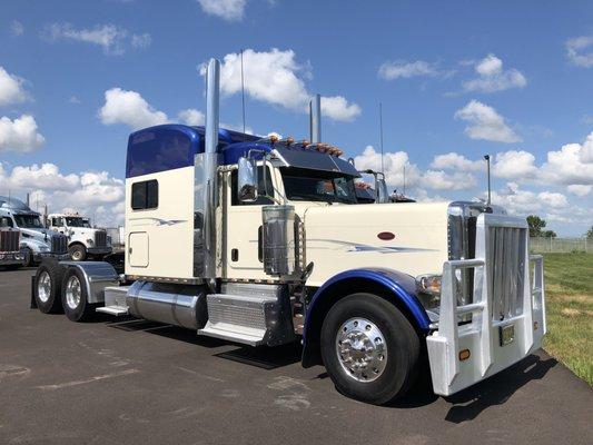 Peterbilt of Des Moines