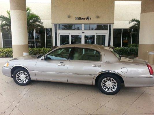 Beautiful Lincoln town car signature.