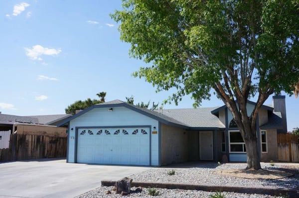 Beautiful home in established neighborhood. Living room has new carpet, paint and lighted ceiling fan. Brick fireplace...