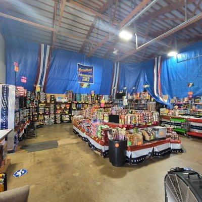 Sure is stocked with fountains cakes firecrackers Roman candles reloadable artillery 500 G and 200 g cakes and kids stuff