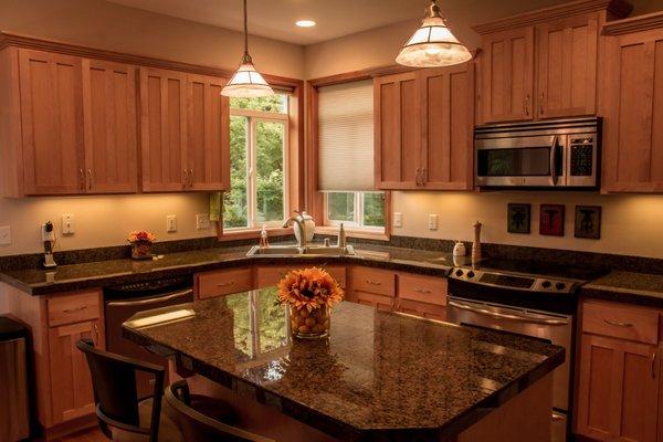 Washougal, WA sold home. Granite countertops, hardwood floors, kitchen island, and more premium features.