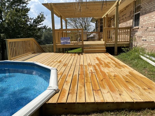 Above ground pool deck