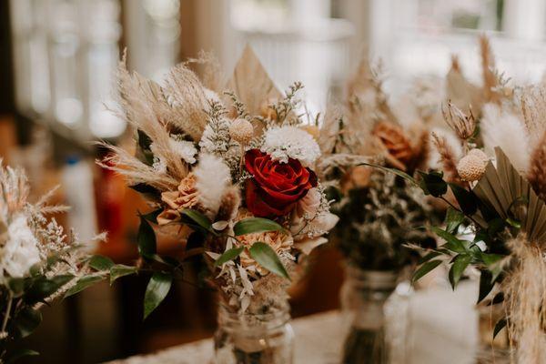 Bridesmaids bouquets