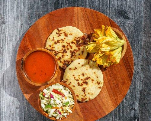 Pupusas de Flor de Calabasa con Queso