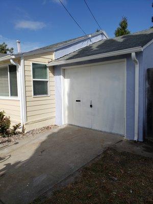 Many older bay area homes have little clearance for a roll up door like this one. We specialize in low headroom!