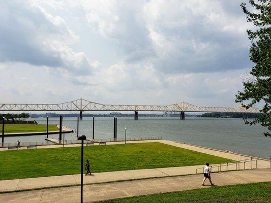 George Rogers Clark Memorial Bridge