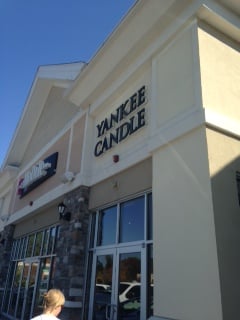 Yankee Candle -- Mansfield Crossing: 280 School Street, Mansfield           Storefront