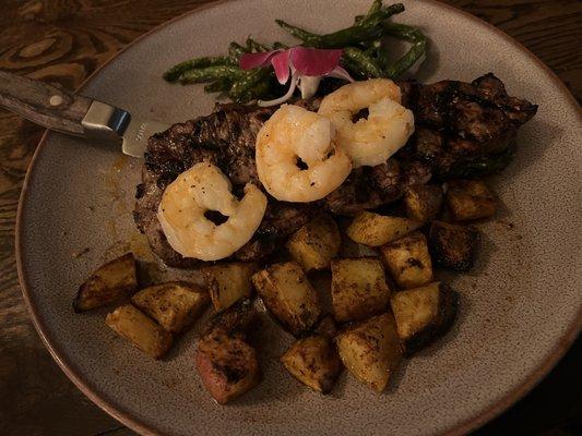 Ny steak with shrimp