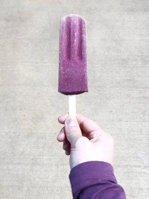 When all of the popsicles look amazing, you just go for the one that matches your outfit!