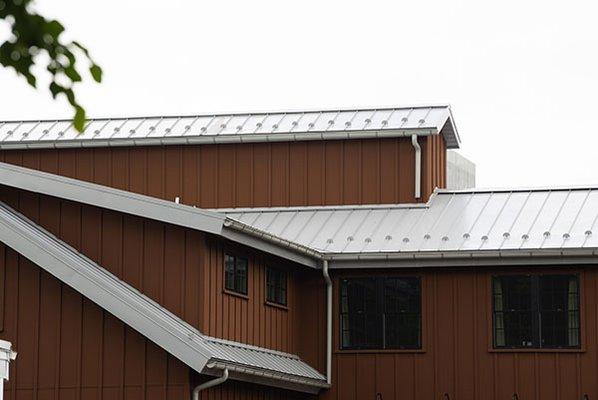 modern standing seam metal roof in San Antonio