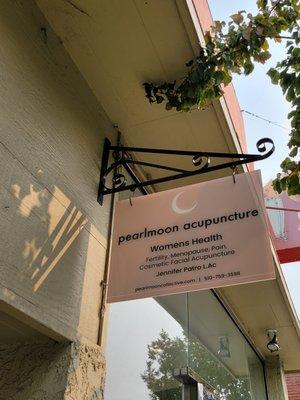 Pearlmoon Acupuncture