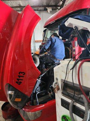 Lemont, Illinois Truck Repair Shop