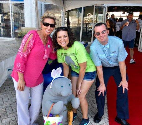 Was lots of fun volunteering with this Daulphin Island Sea Lab Crew at the Boat Show! Helping to create awareness about our sweet MANATEES!