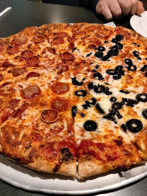 Large pizza, 1/2 peppi, 1/2 olives