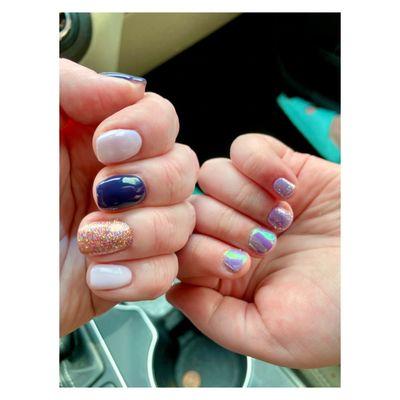 Gel manis with my mini ‍