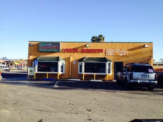 Best donut shop in lake Elsinore!!