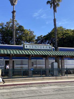 Northridge Metrolink Station