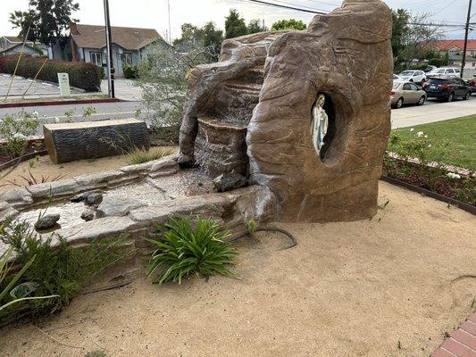 Outdoor fountain