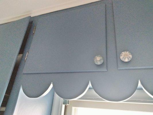 I chose "Inky Blue" for the Roehrick crew to  paint my old kitchen cabinets.