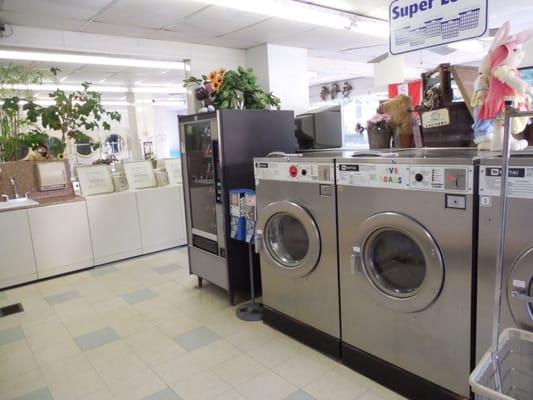 Dell's Coin Laundry