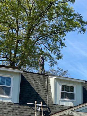 Roof power washing