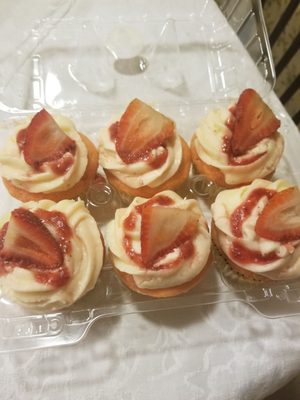 The best Strawberry Cupcakes that I have ever tasted!