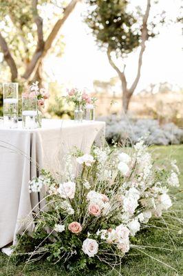 Sweetheart table florals