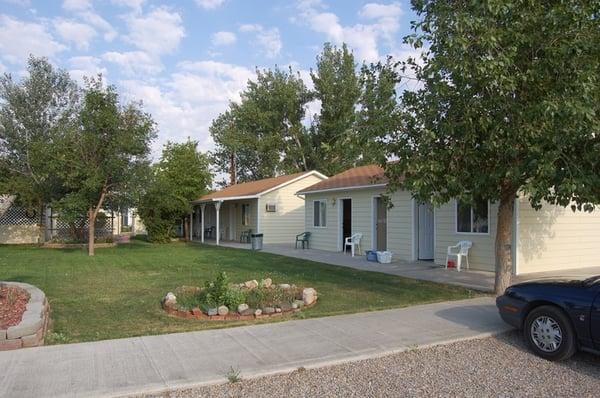 Here's the back "motel" rooms. The hotel portion was undergoing rehab during the summer of 2007 when I was there.