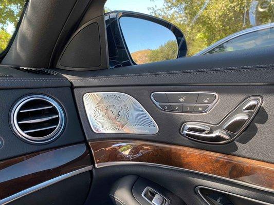 Mercedes Benz S550 Limo interior