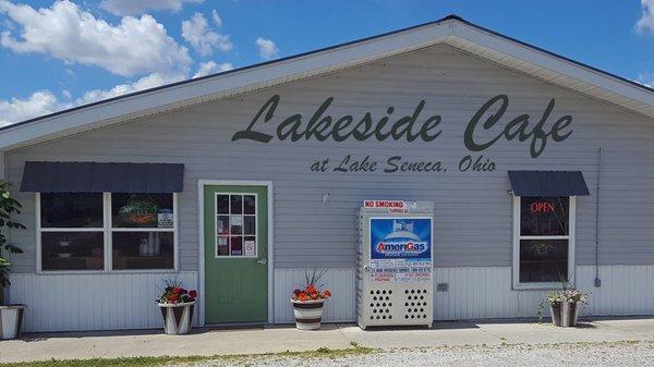 Lakeside Cafe Front