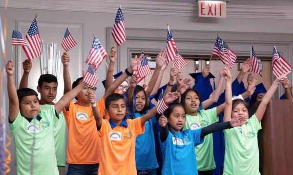 New Horizons Choir performs