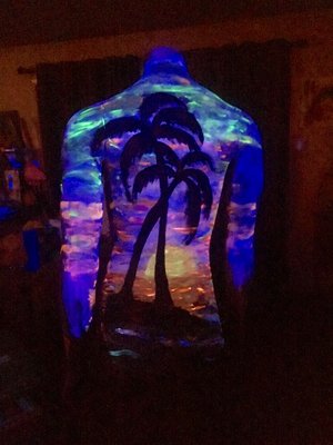 Neon UV reactive paint