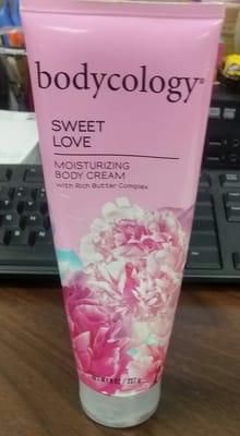 SMELL AWSOME AN ALWASY LEAVE MY HANDS SOFT AN SMELLING GOOD. 
 
 #MUSTTRY