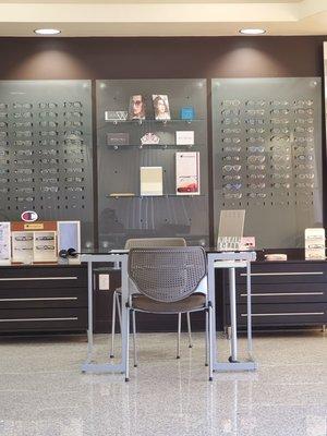 Eye specialist spot for selecting glasses.