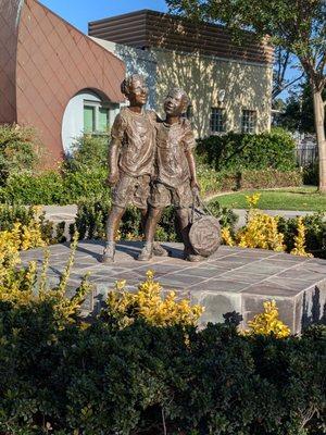 Sculptures in front of Mariposa Center